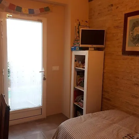 Individual Tranquila En Valencia, Con Amplia Terraza Para Mascota Walencja